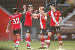 24-25赛季英超第13轮 布莱顿VS南安普顿,激战正酣，谁将笑到最后？”