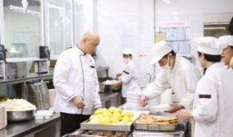 食堂大妈是厨神,厨神背后的传奇故事